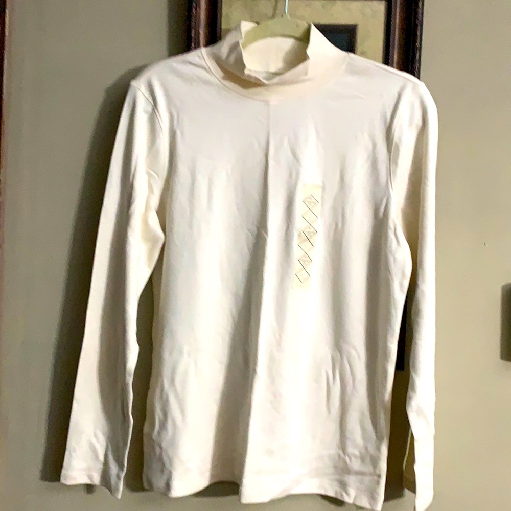 NWT St John’s Bay Cream Turtle Neck Top. Sz Large